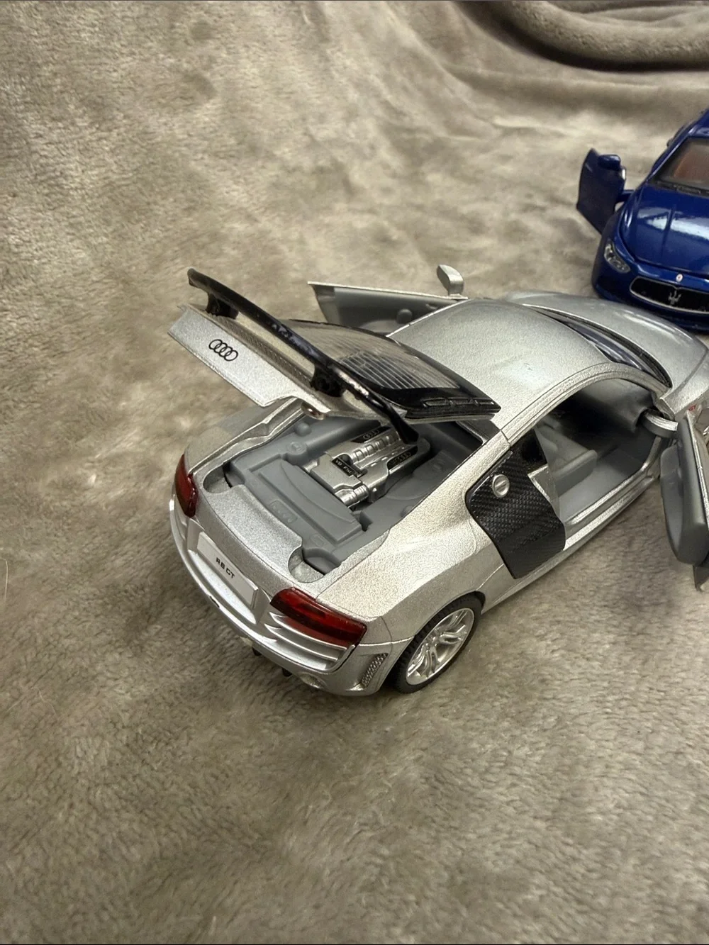 MSZ 1:43 Audi R8 GT Diecast Silver Black  & Maserati Ghibli 4.5